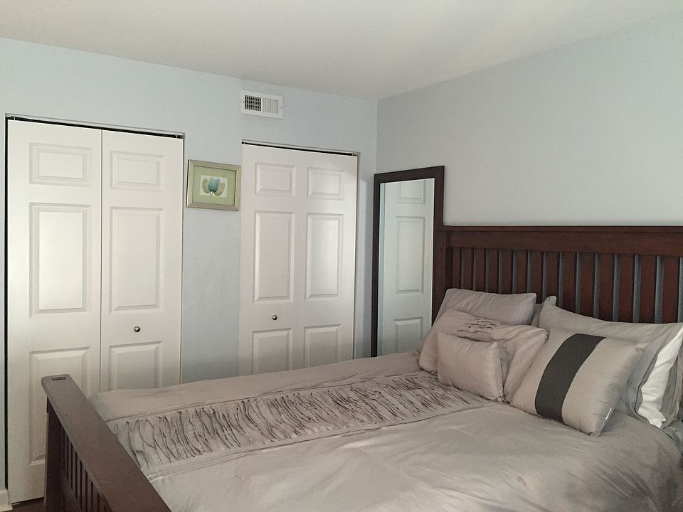 2nd image of 1808 Plum Grove Rd APT 1C