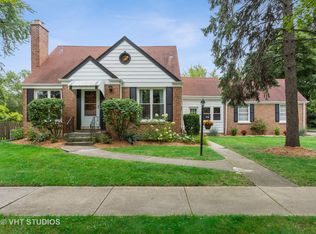 387 Woodbridge St, Des Plaines, IL 60016