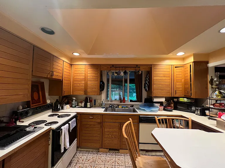 815 S East St — Photo 15