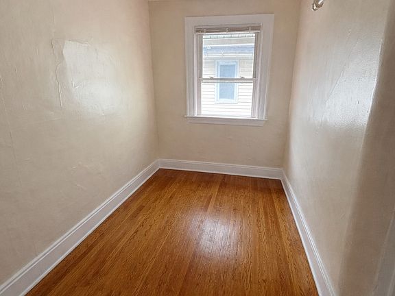 4th image of 60 Harlem St Unit 5