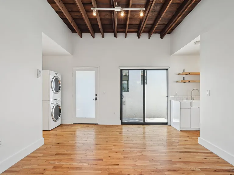 251 Rosemont Ave #1/2 — Photo 15