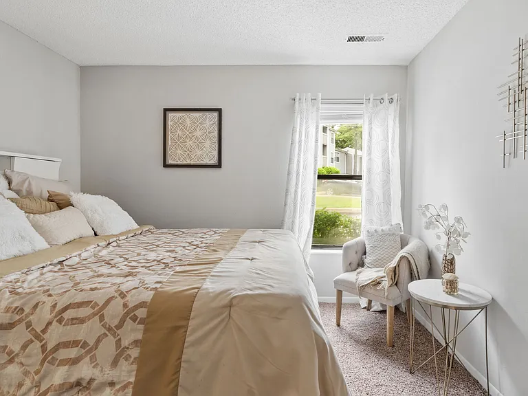 Hickory - 2 Bed / 2 Bath - 855 Sq.Ft.
