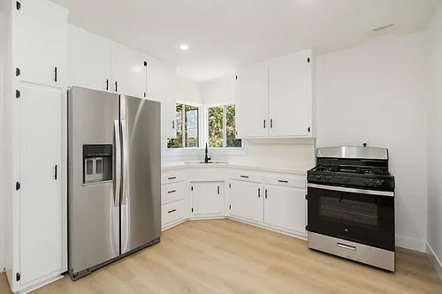 15301 Eastwood Ave Photo 1