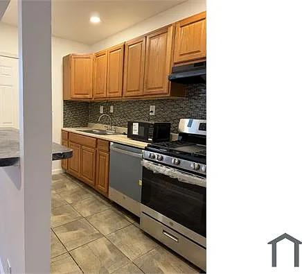 2614 S 72nd St — Photo 12