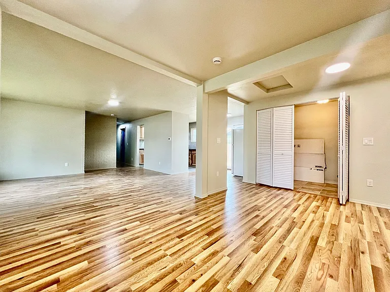 2020 SE 154th Ave — Photo 8