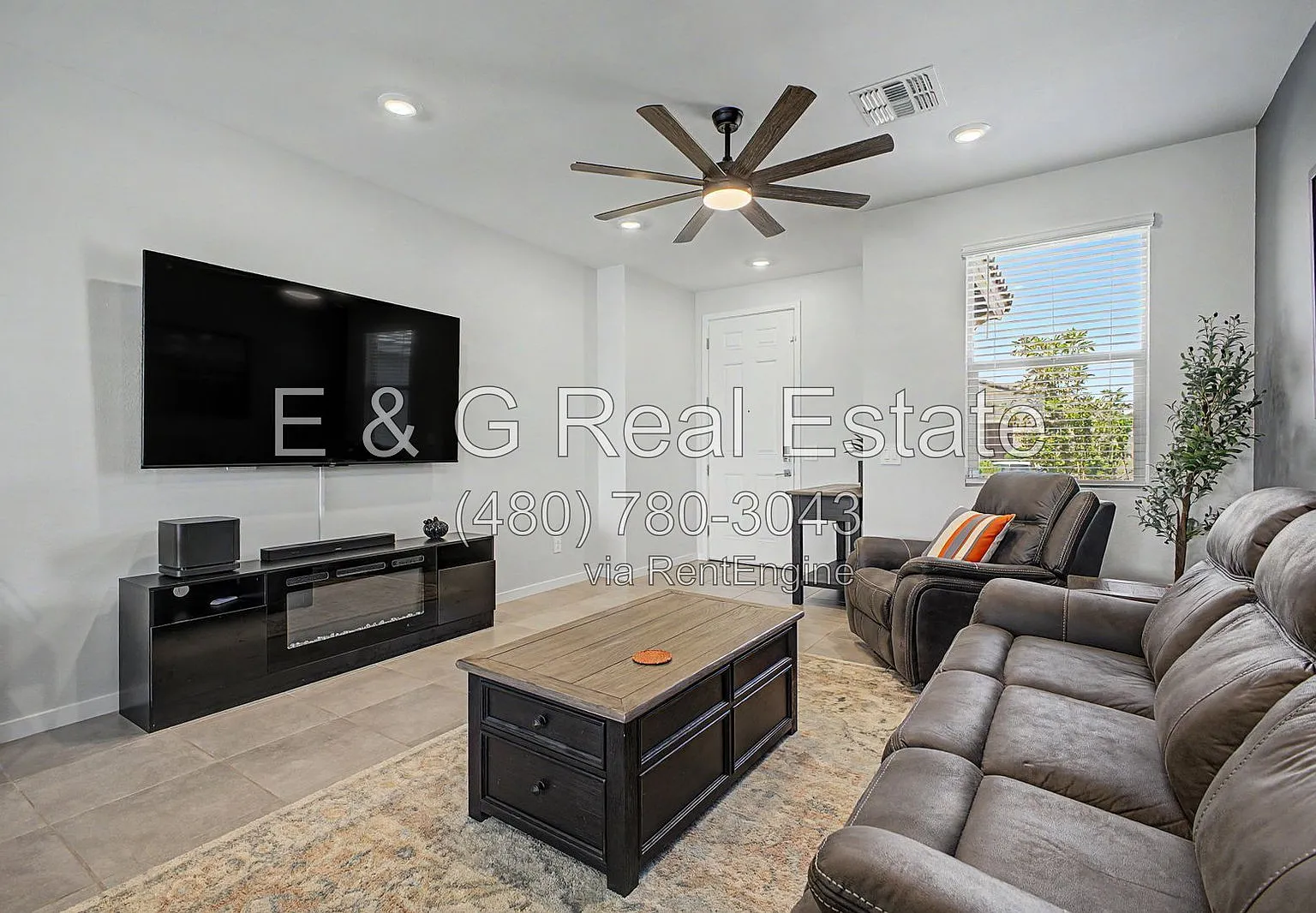 3 bed, 2.0 bath, 1424 sqft, $2,195 — Photo 3