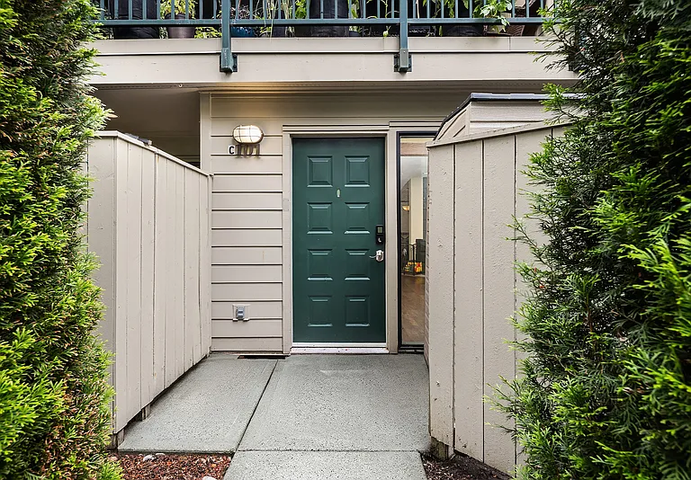 8839 166th Ave NE #C101 — Photo 1