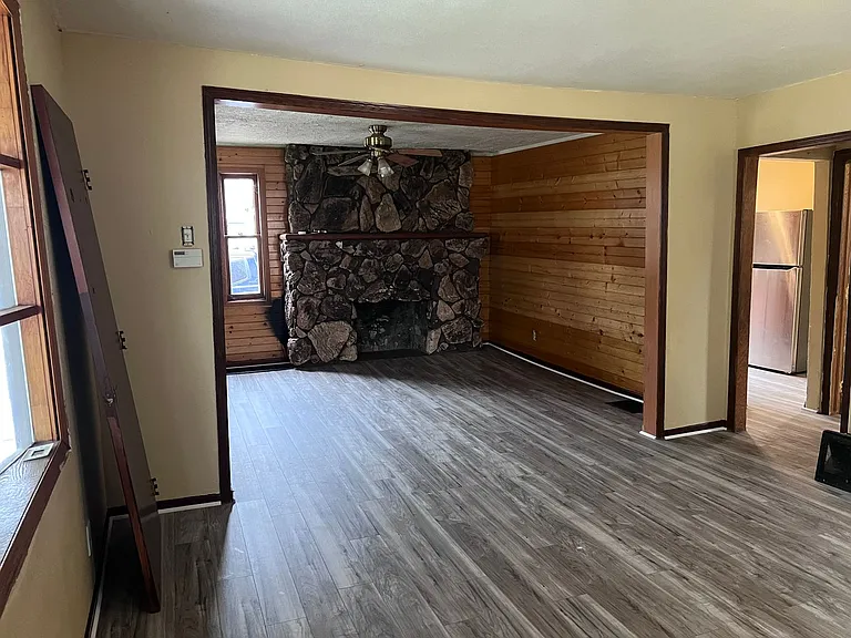 376 Rockport Rd — Photo 9