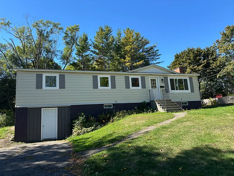 222 Howard St — Photo 5