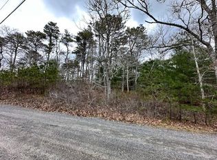 20 Aladoe Farm Ln, Harwich, MA 02645