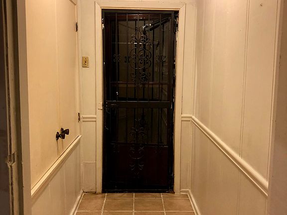 5th image of 104 E Lakewood Dr