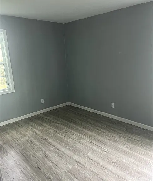302 E Spruce St — Photo 5