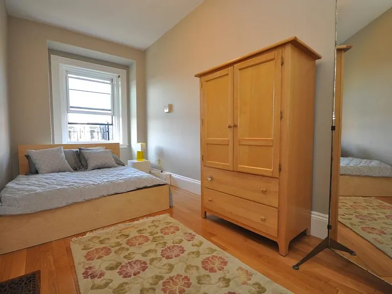 218 Newbury St #4F — Photo 12