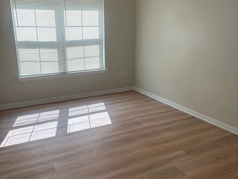 ETown Residential — Photo 9