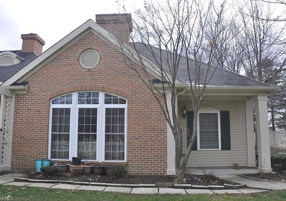 1st image of 3066 Village Green Dr
