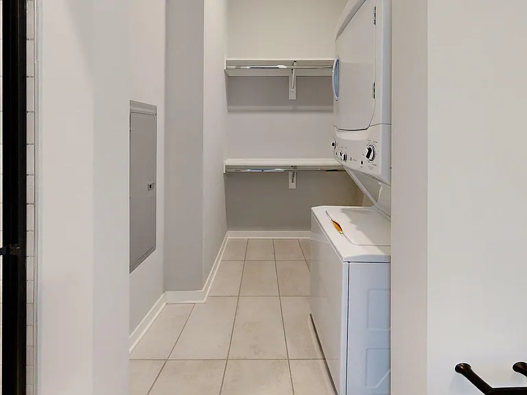 1A-Midpoint-East-Bathroom 1A-Midpoint-East-Bathroom