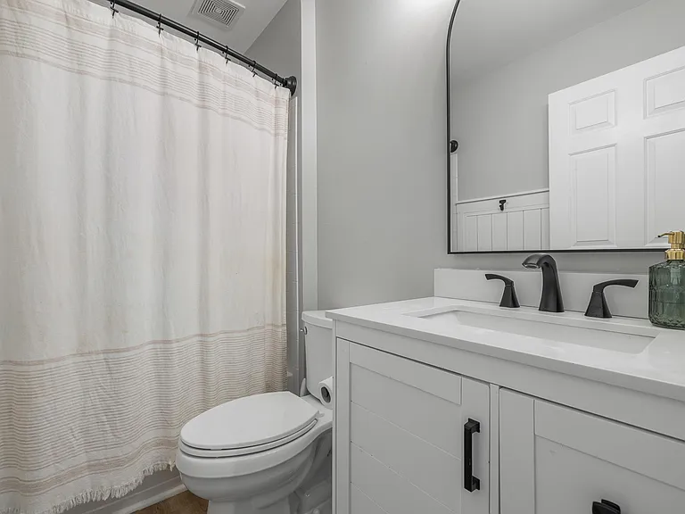 137 Whispering Woods Pl — Photo 16