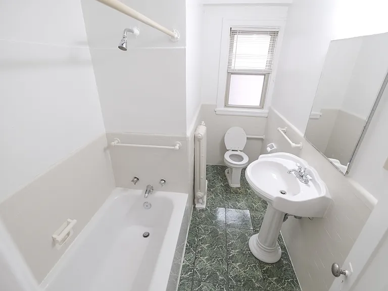 1130 Parkerapartment #202 — Photo 7