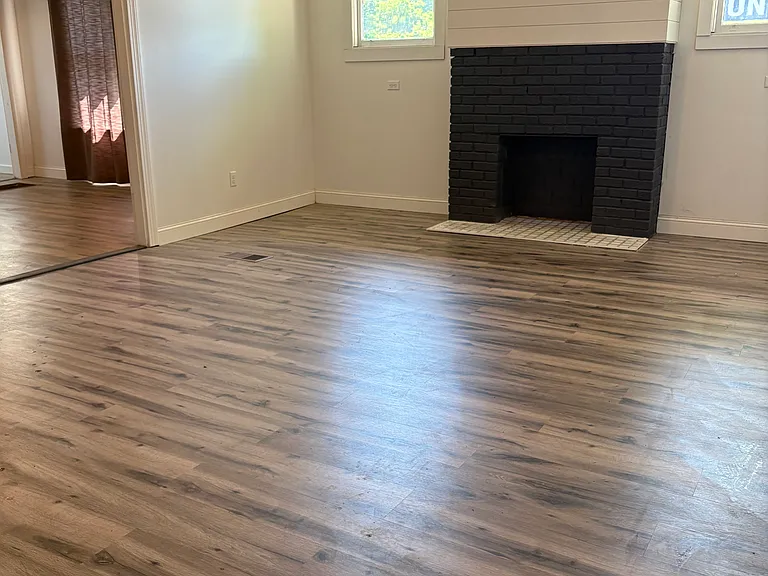 2571 Jackson Ave — Photo 2