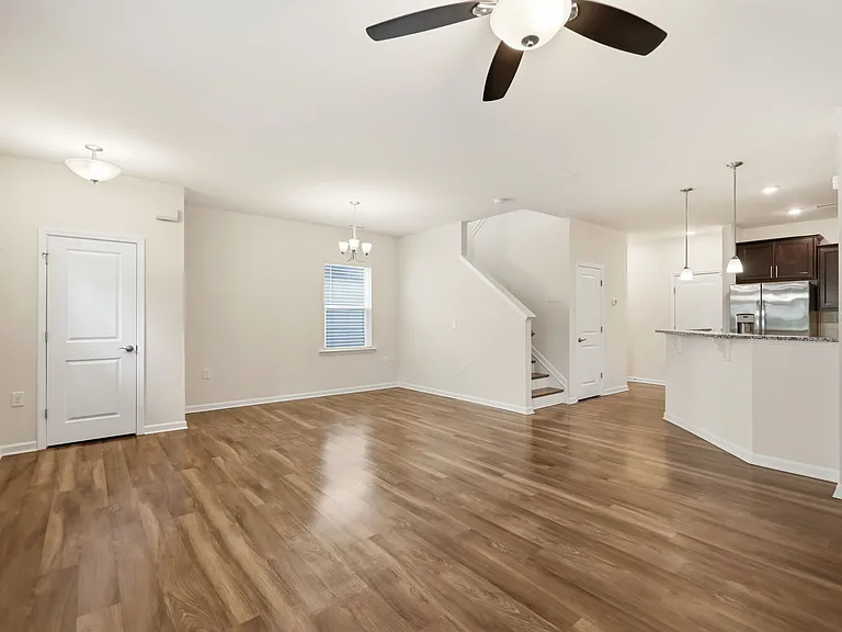 1417 Merrion Ave — Photo 8