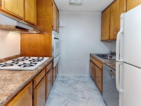 3rd image of 7 E 14th St APT 1428