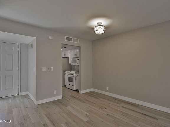3rd image of 1156 E CHERYL Drive