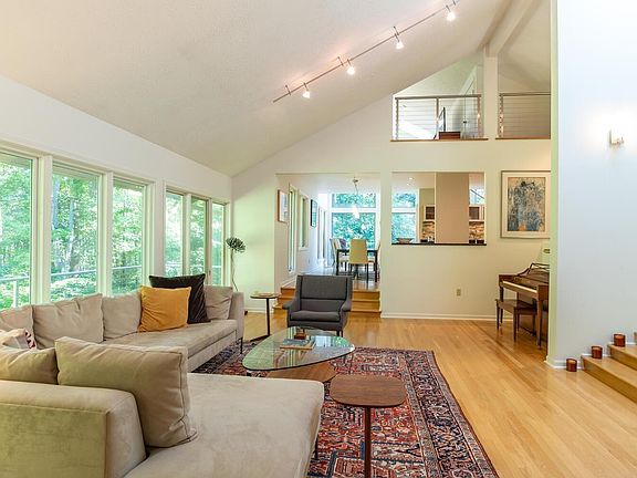 4th image of 5455 E James Rd