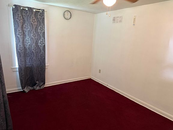 4th image of 884 S Main St