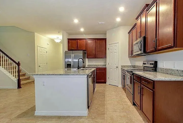 4 bed, 3.5 bath, 3088 sqft, $3,200 — Photo 3
