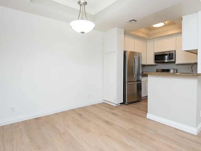 7007 Glasgow Ave #106 — Photo 4