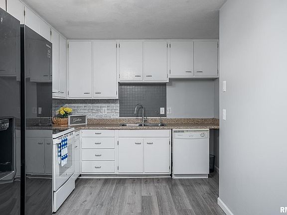 5th image of 1817 Valley Dr