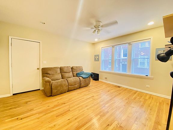 3rd image of 3851 N Kedvale Ave APT E1