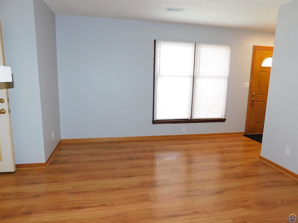 2901 SW Foxcroft 2 Ct, Topeka, KS 66614 Zillow