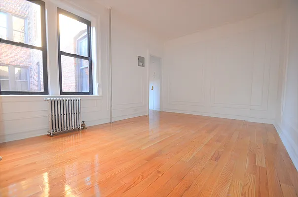 Rented by CITY SKYLINE REALTY INC | media 13