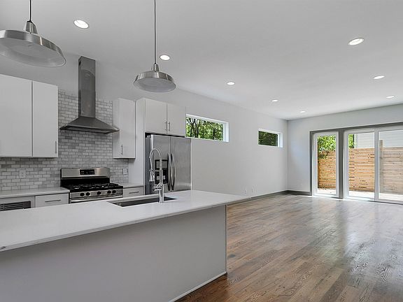 2nd image of 1044A 2nd Ave S