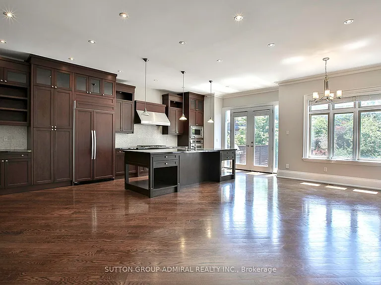 21 Dunblaine Ave — Photo 9