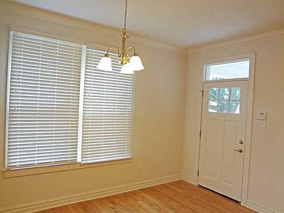 5th image of 2517 Robert E Lee Blvd