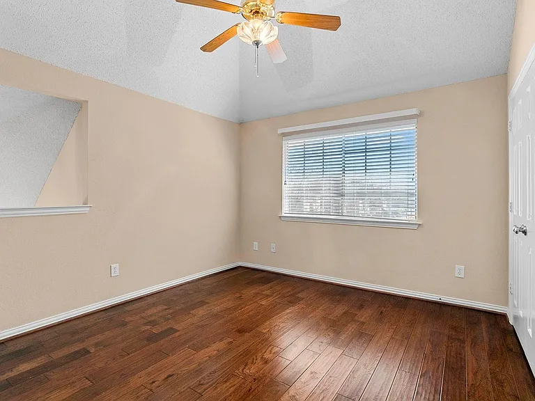 14588 Poe Ct — Photo 25