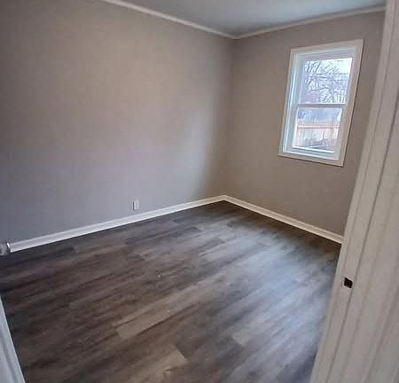 2nd image of 832 E Edwards Ave