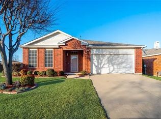 817 Dunkirk Ln, Arlington, TX 76017