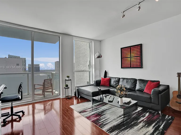 253 NE 2nd St #3304 — Photo 9