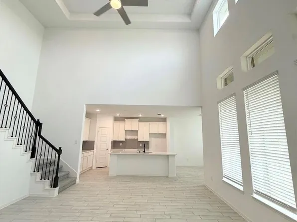 2506 Shallow Lake Ln, Iowa Colony, TX 77583