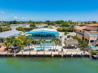 571 8th St, Key Colony Beach, FL 33051