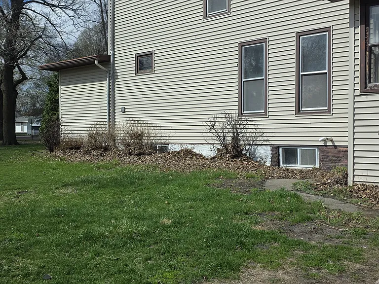 309 Cleveland Ave E — Photo 2