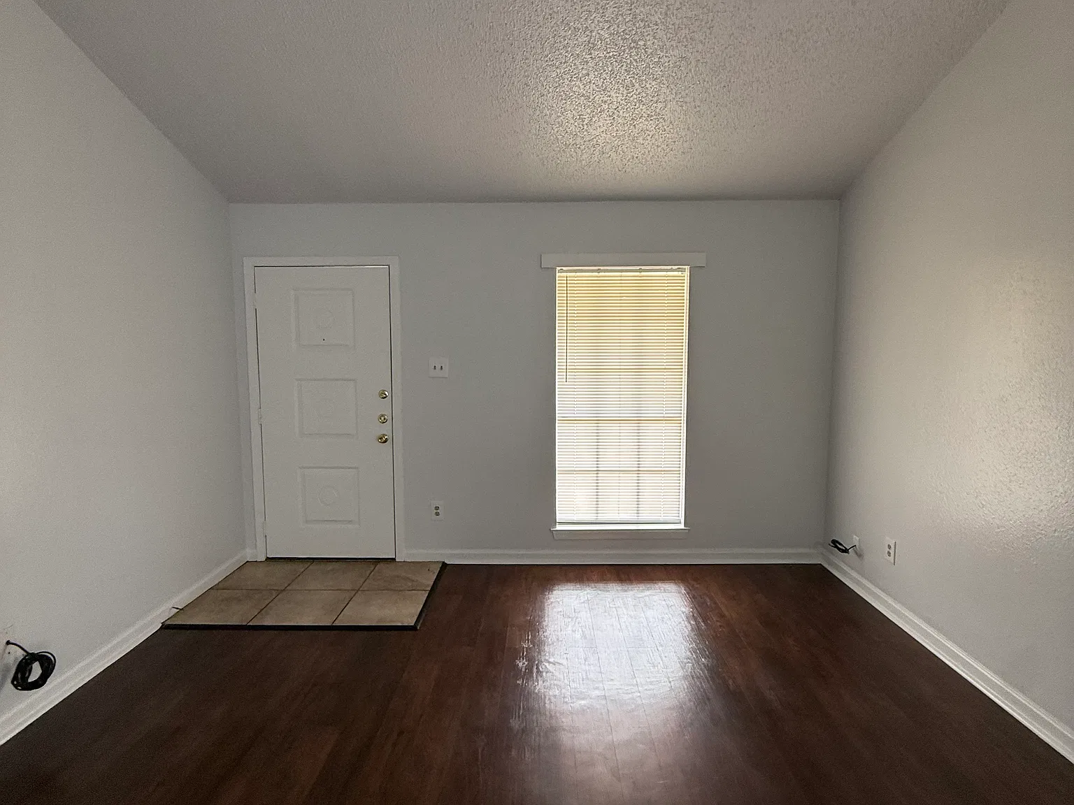 2 bed, 1020 sqft, $1,025 — Photo 2