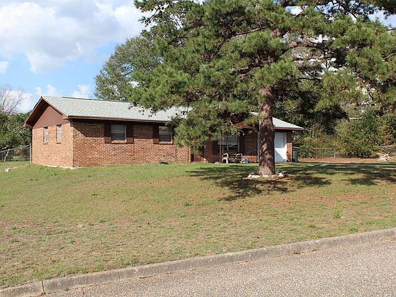 2nd image of 110 Sanford Pl