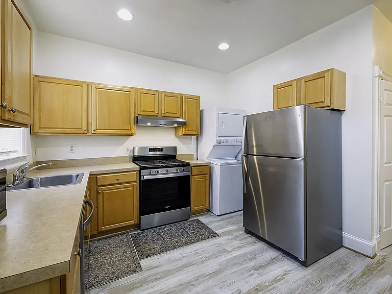 145 Thomas St NW — Photo 12
