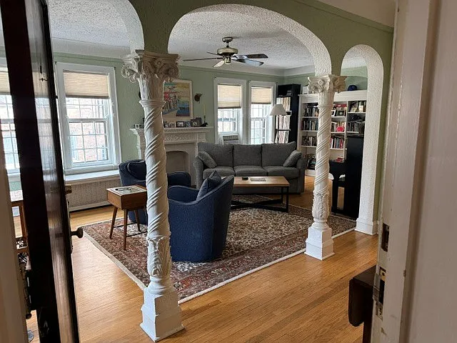 2 bed, 1500 sqft, $2,400 — Photo 2