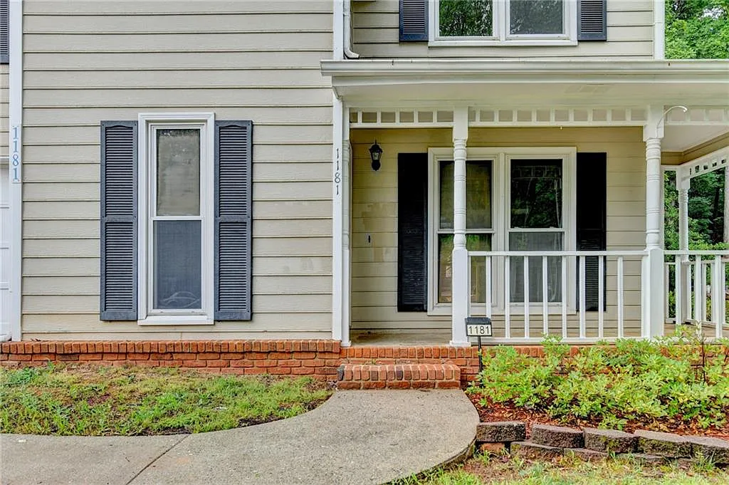 3 bed, 2.5 bath, 1766 sqft, $2,200 — Photo 3