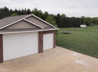 6547 Lindenhurst Ln, Kalamazoo, MI 49009